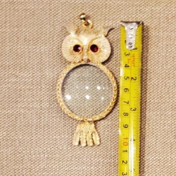 Owl Pendant Magnifying Glass - Picture 2 of 5